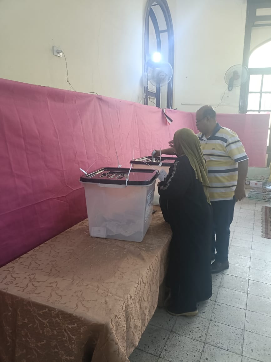 1764005359 140 تزايد عدد الكبار في السن والستات في لجان الاقتراع صور