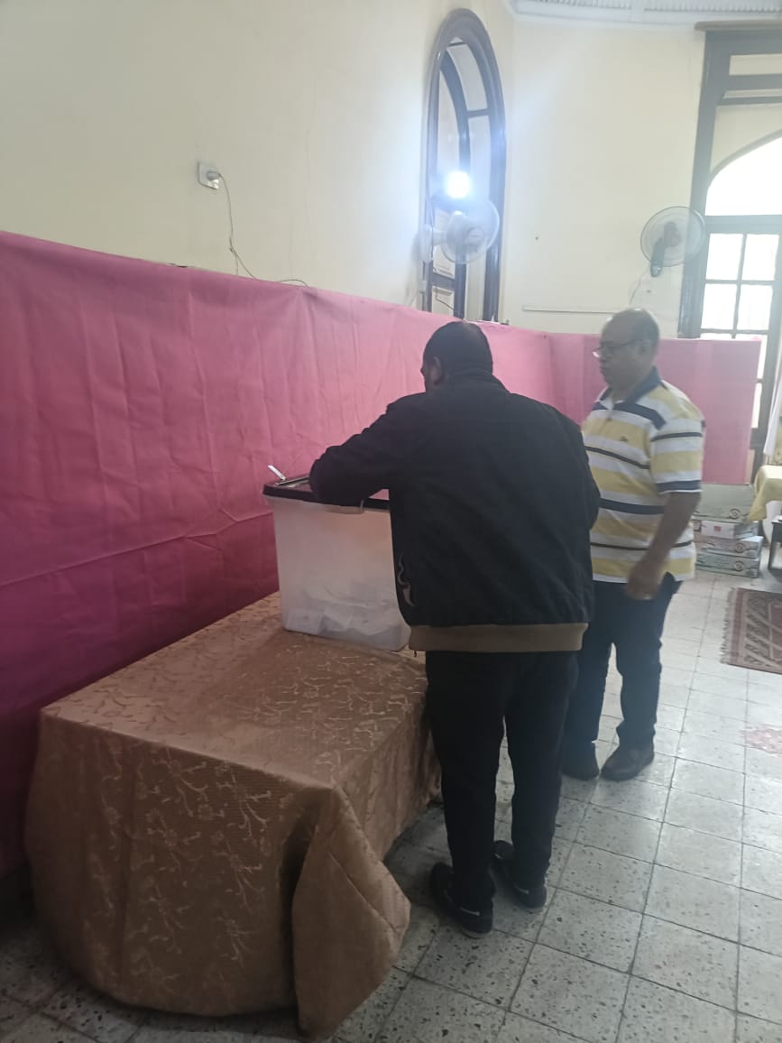 1764005359 216 تزايد عدد الكبار في السن والستات في لجان الاقتراع صور