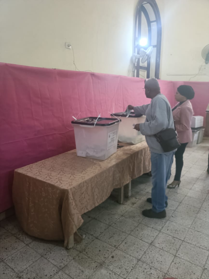 1764005359 339 تزايد عدد الكبار في السن والستات في لجان الاقتراع صور