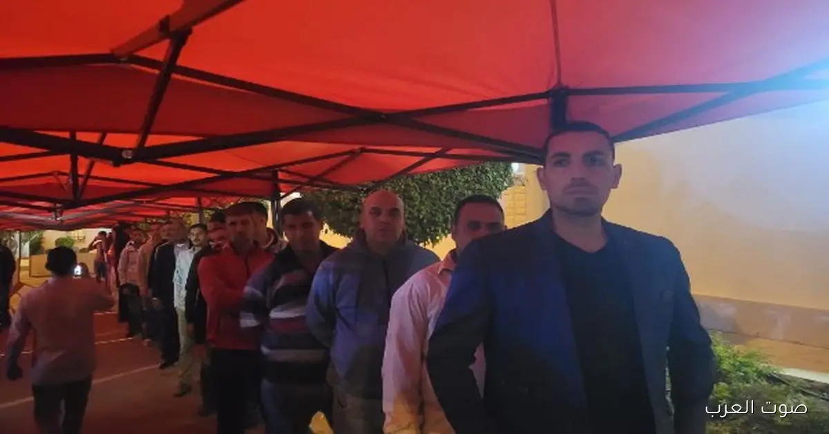 زحمة شباب كبيرة أمام لجان قصر النيل قبل ما يقفلوا التصويت مباشرة