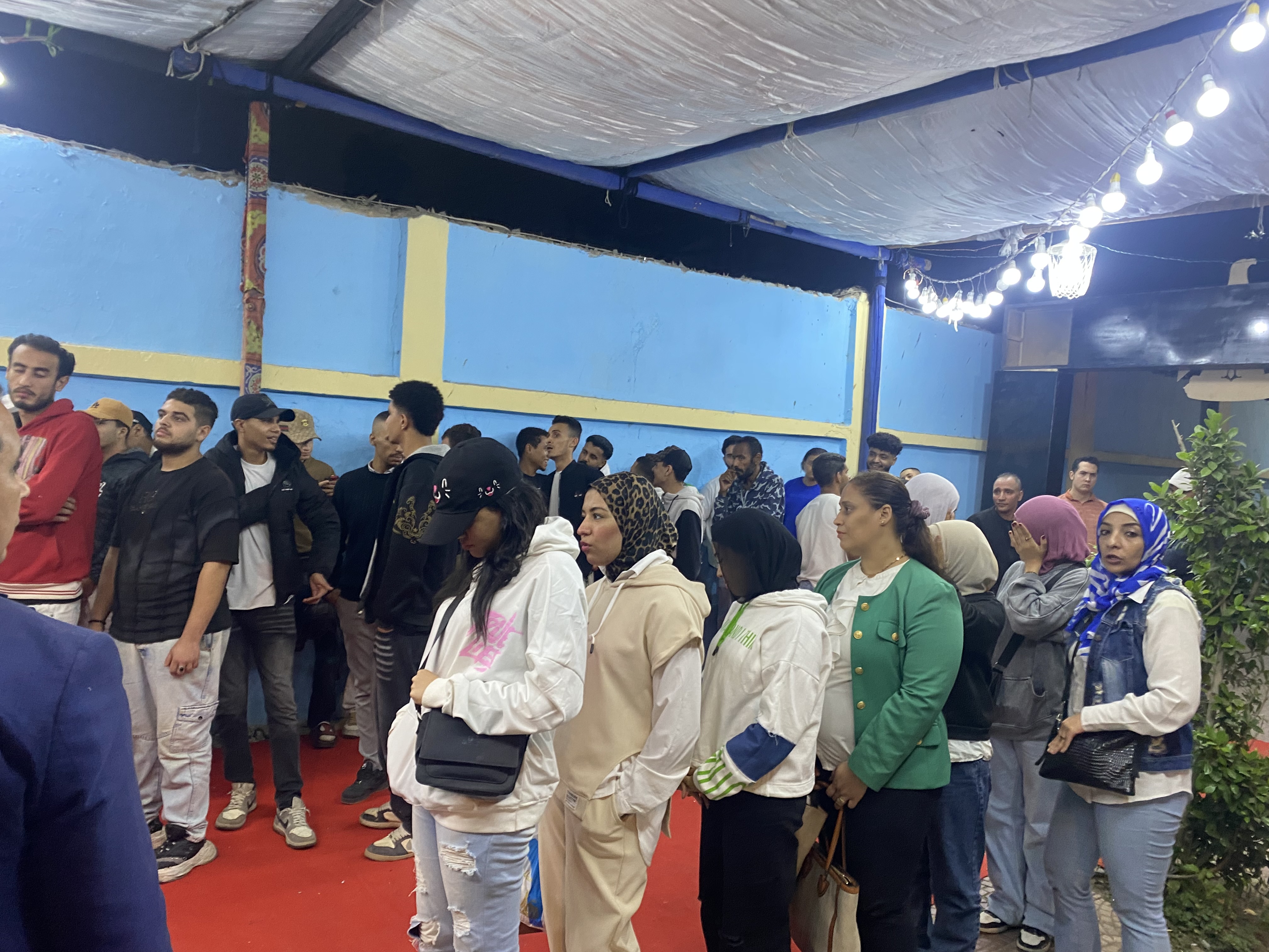 1764010461 345 الشباب هم المفتاح الناخبين بيتوافدوا للإدلاء بأصواتهم في مدارس مصر