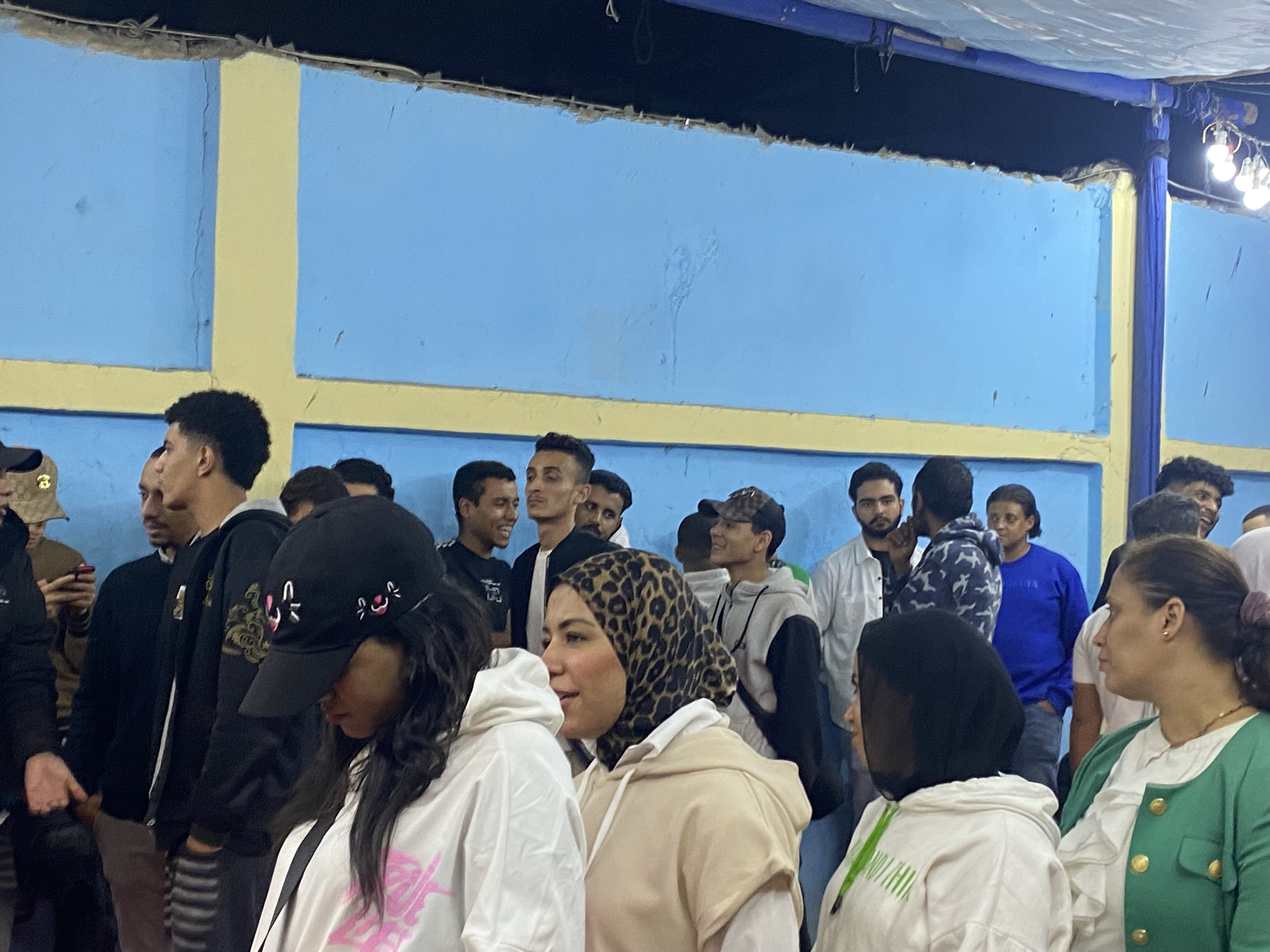 1764010461 469 الشباب هم المفتاح الناخبين بيتوافدوا للإدلاء بأصواتهم في مدارس مصر