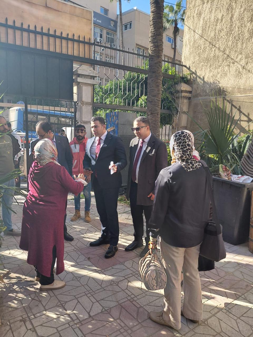 منال عوض: تسريع شغل تراخيص المحلات والتصدي بسرعة لأي تعديات في الإسكندرية 5 1764065665 435 منال عوض تسريع شغل تراخيص المحلات والتصدي بسرعة لأي تعديات