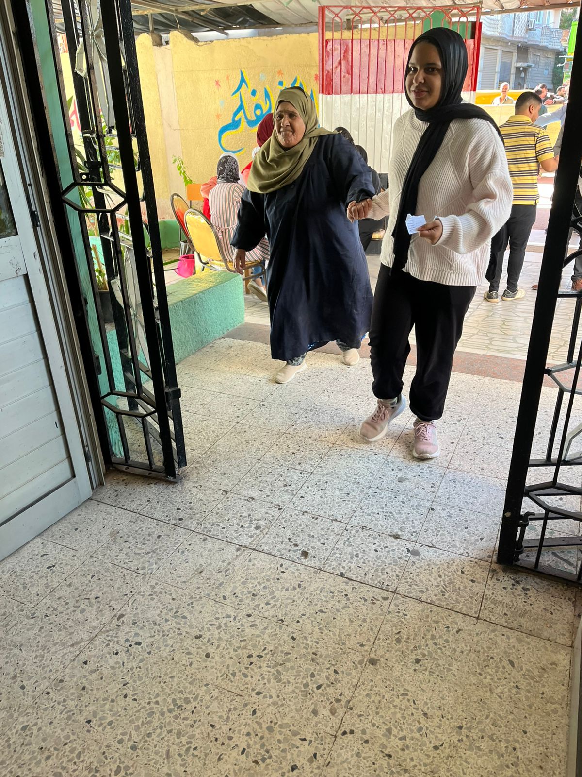1764067578 523 انتخابات النواب 2025 كبار السن في الشرقية مش عايزين يفوتوا