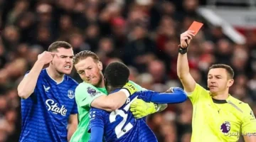 1764068778 إيفرتون يتساوى مع آرسنال في عدد الكروت الحمراء بالبريميرليغ بـ