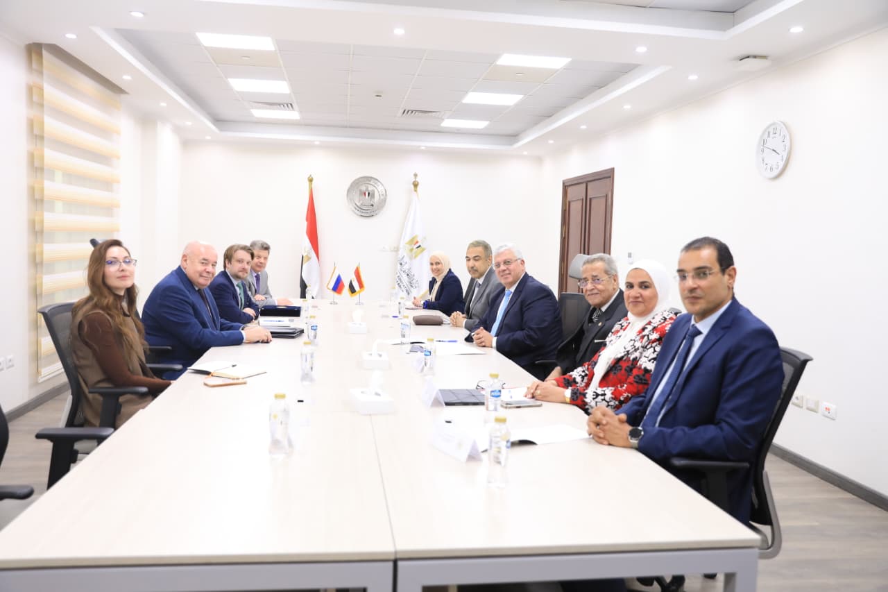 وزير التعليم العالي والوفد الروسي