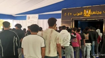 1764077066 زحمة كبيرة من الناس في لجنة مدرسة مصطفى يسري بمصر