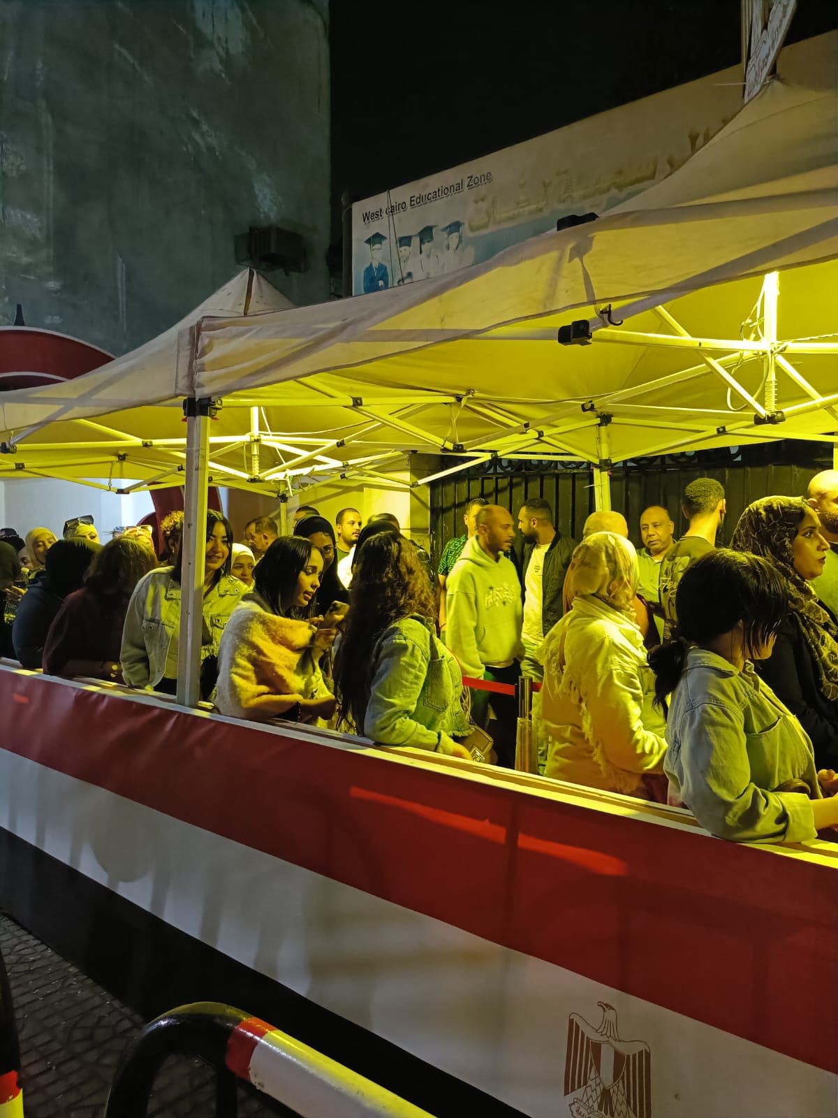 1764089782 921 قبل شوية زحمة كبيرة من المواطنين عشان يصوتوا في انتخابات