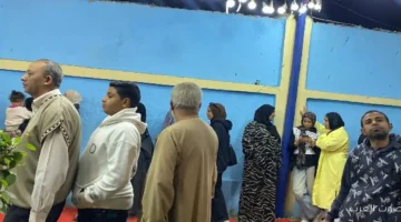 1764090560 توافد الناخبين بالليل في انتخابات النواب بمصر القديمة والمنيل صور