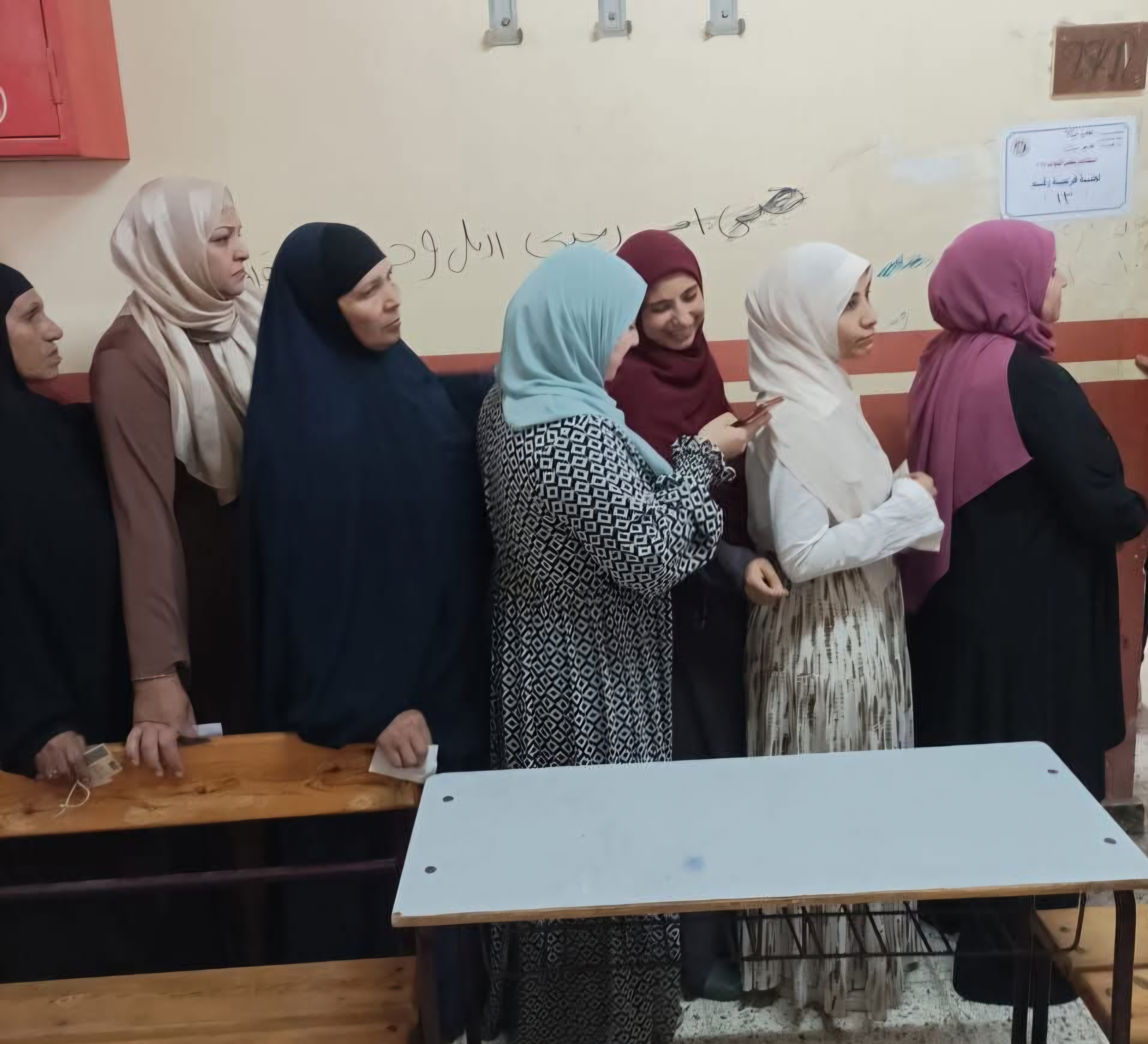 1764090925 525 إقبال كبير من ستات شبرا الخيمة على لجان انتخابات مجلس