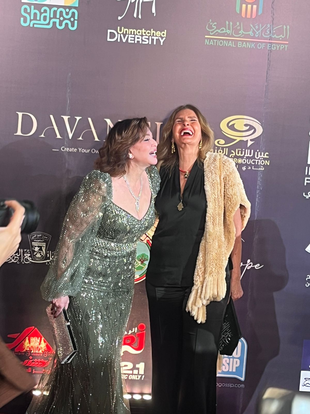 1764092839 561 يسرا وإلهام شاهين وهالة سرحان خطفوا الأنظار في مهرجان شرم