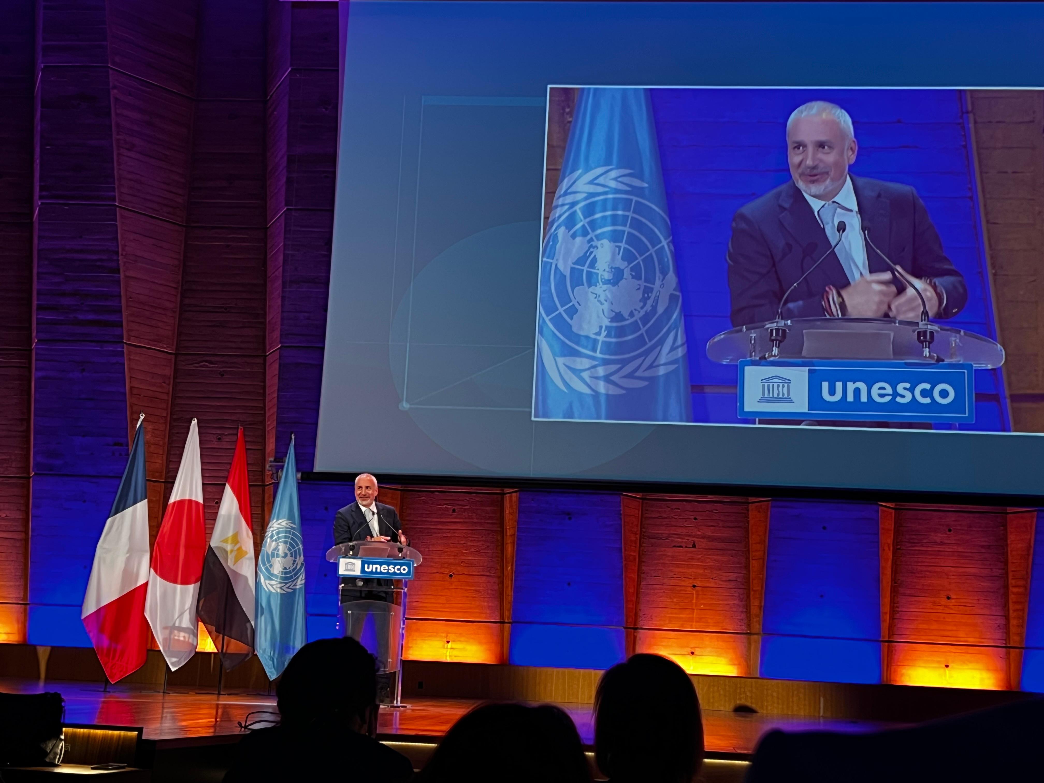 1764098983 281 رئيس المتحف المصري الكبير يتكلم في فعالية ثقافية باليونسكو