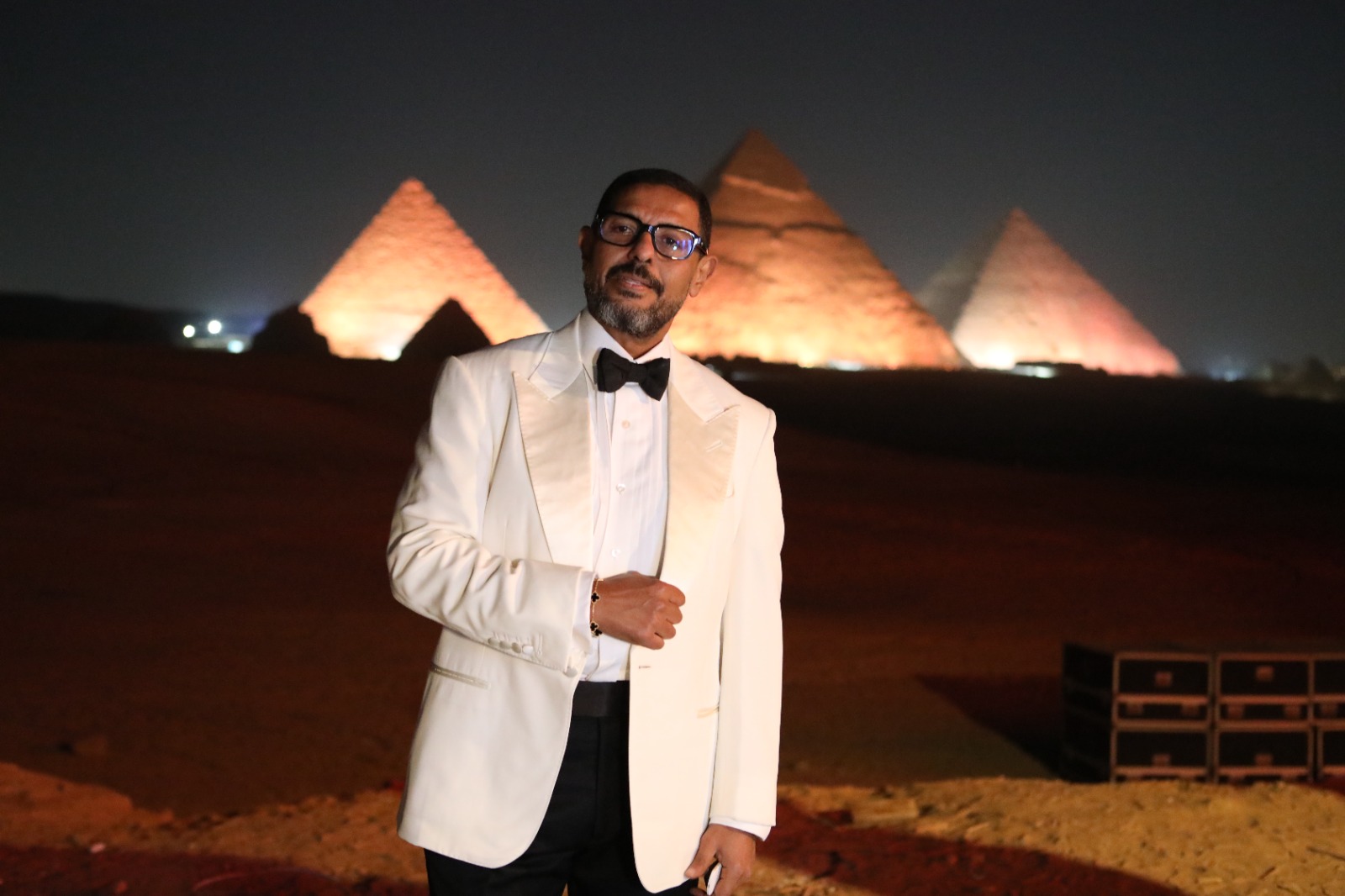 1764102561 803 هاني فرحات يتألق مع الأوركسترا الملكي البريطاني في حفل مليان