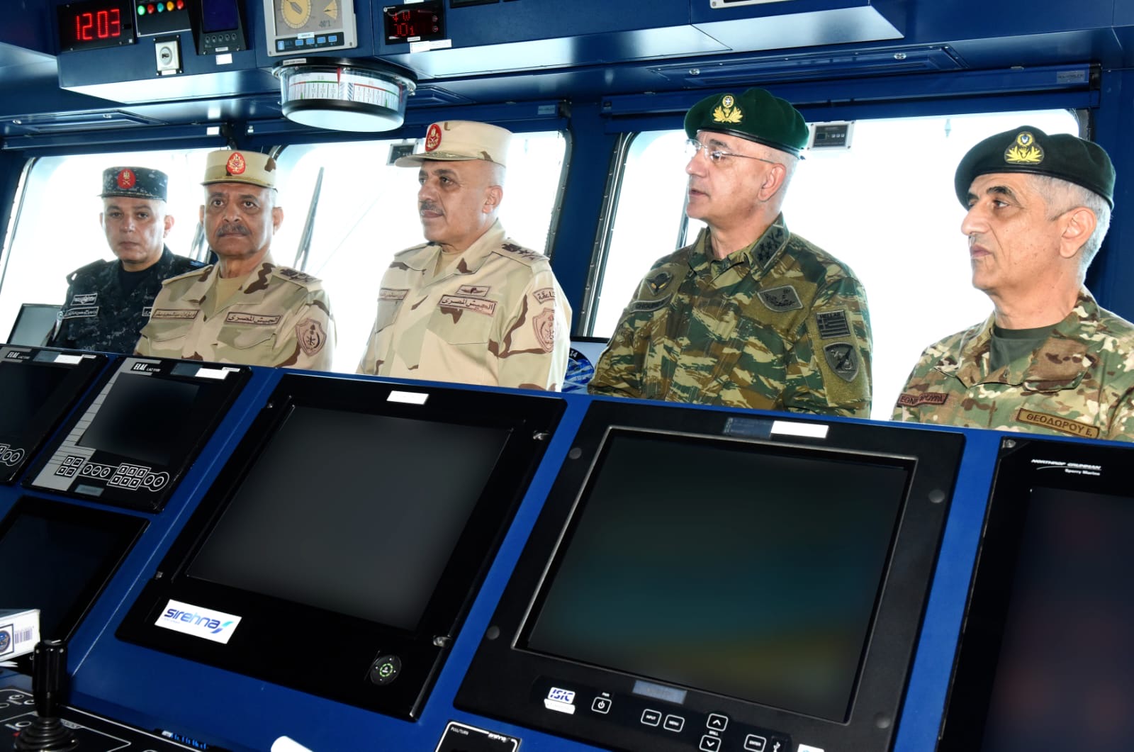 1764150509 540 وزير الدفاع يتابع تدريب ميدوزا 14 بعد هجوم على شاطئ