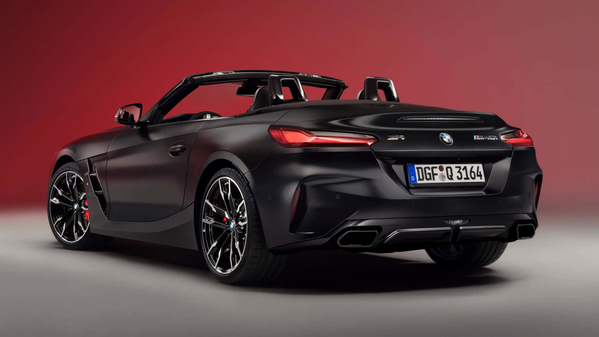 BMW تكشف عن النسخة الأخيرة من الرودستر Z4 بكمية محدودة 5 1764188123 995 BMW تكشف عن النسخة الأخيرة من الرودستر Z4 بكمية محدودة