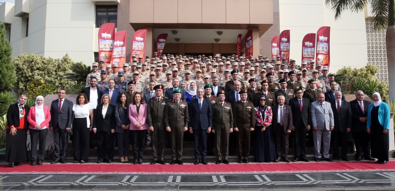 القوات المسلحة ووزارة الاتصالات يحتفلوا بتخرج أول دفعة من برنامج ICC للمجندين في التعهيد 5 1764235179 183 القوات المسلحة ووزارة الاتصالات يحتفلوا بتخرج أول دفعة من برنامج