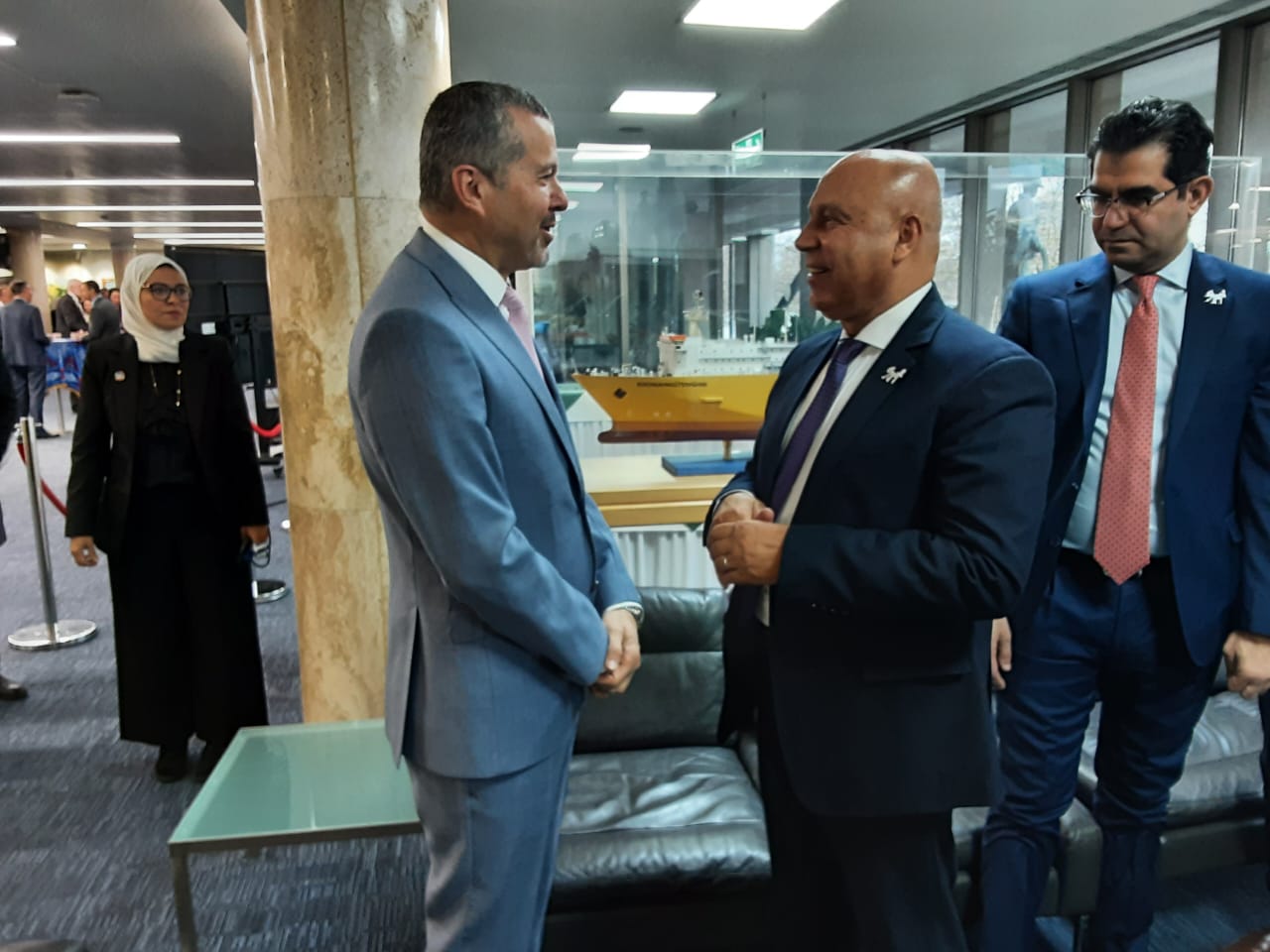 النقل بتستقبل الوفود المشاركة في الجمعية العامة للمنظمة البحرية الدولية 4 1764242866 64 النقل بتستقبل الوفود المشاركة في الجمعية العامة للمنظمة البحرية الدولية