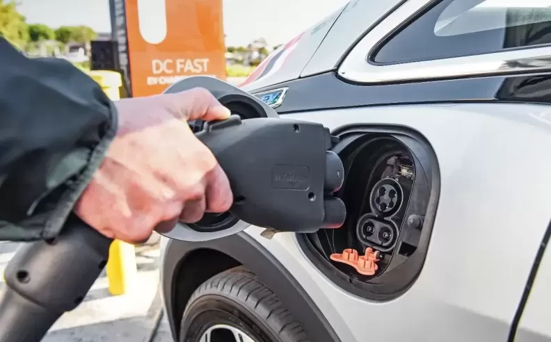 1764248914 744 نصائح مهمة عشان تحافظ على النظام الكهربائي في عربيتك