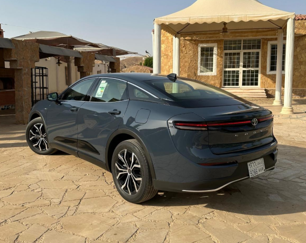 1764255750 838 سعر تويوتا كراون برستيج 2026 في السعودية وصور ليها