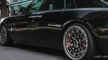 1764327733 شوفوا عجلات عربية رولز رويس معمولة على شكل ساعة فخمة