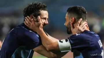 1764334944 عبد الله السعيد يقف مع رمضان صبحي بعد إيقافه 4