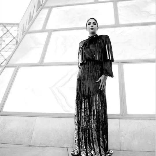 1764346337 291 منى زكي تتألق في جلسة تصوير بالمتحف الكبير مع طرح