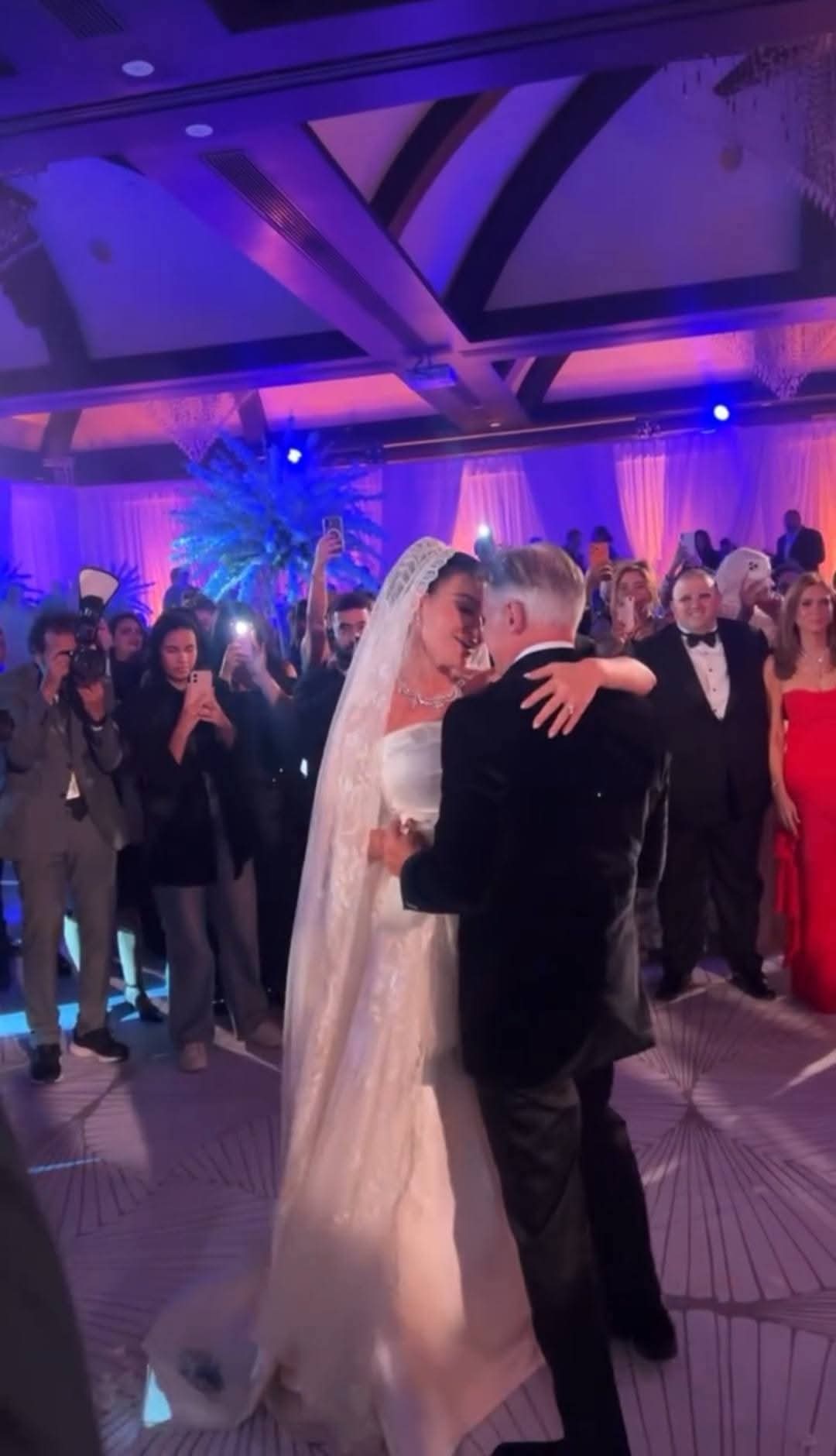 أروى جودة بتحتفل بجوازها في فندق بالقاهرة مع نجوم الفن | صور 6 1764368239 987 أروى جودة بتحتفل بجوازها في فندق بالقاهرة مع نجوم الفن