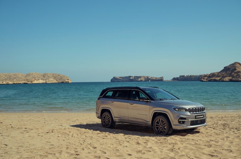 1764372743 385 جيب كوماندر الجديدة بسبع مقاعد اعرف مواصفاتها وصورها