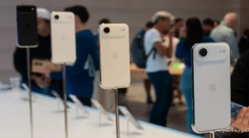 1764403463 بعد صدمة آيفون آير تراجع جماعي عن الموبايلات الرفيعة جداً