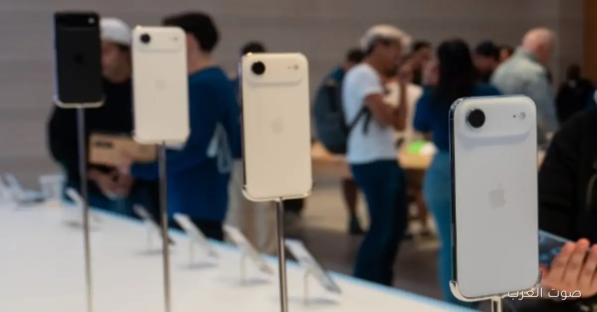 بعد صدمة آيفون آير.. تراجع جماعي عن الموبايلات الرفيعة جداً