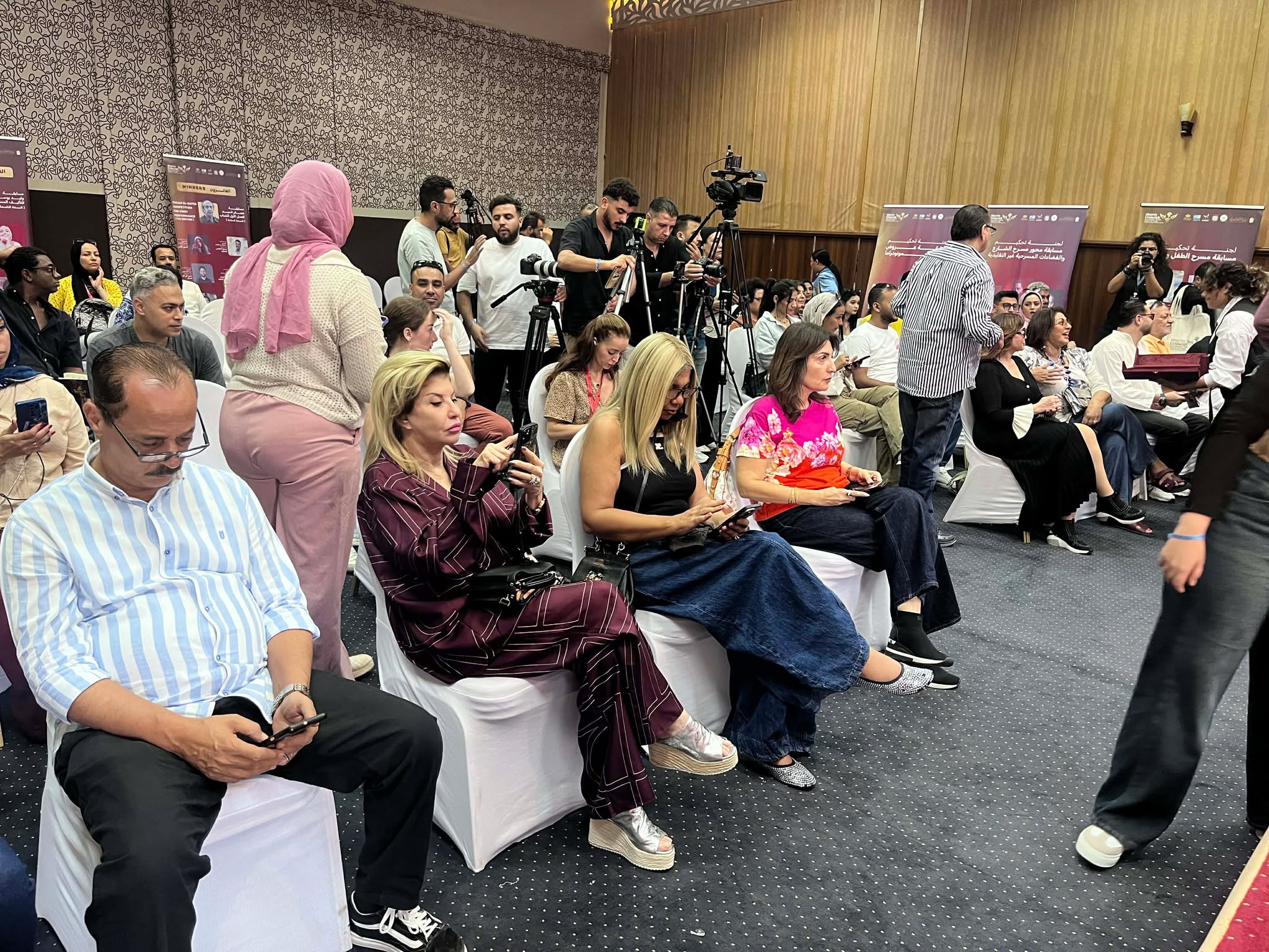 1764423339 268 زوجة هاني رمزي تحضر ندوة تكريمه في مهرجان شرم الشيخ