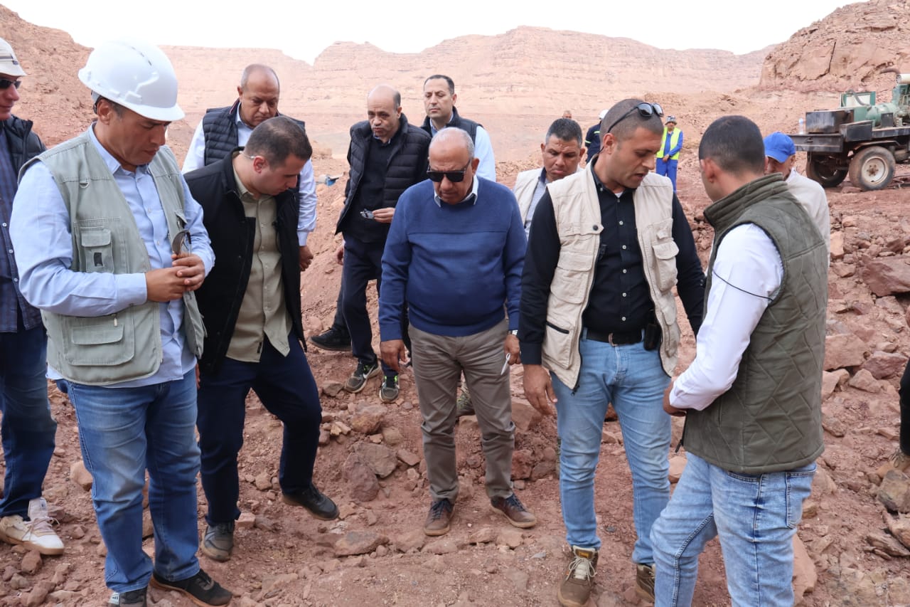 1764427064 134 وزير الكهرباء يزور مركز هيئة المواد النووية في أبو زنيمة