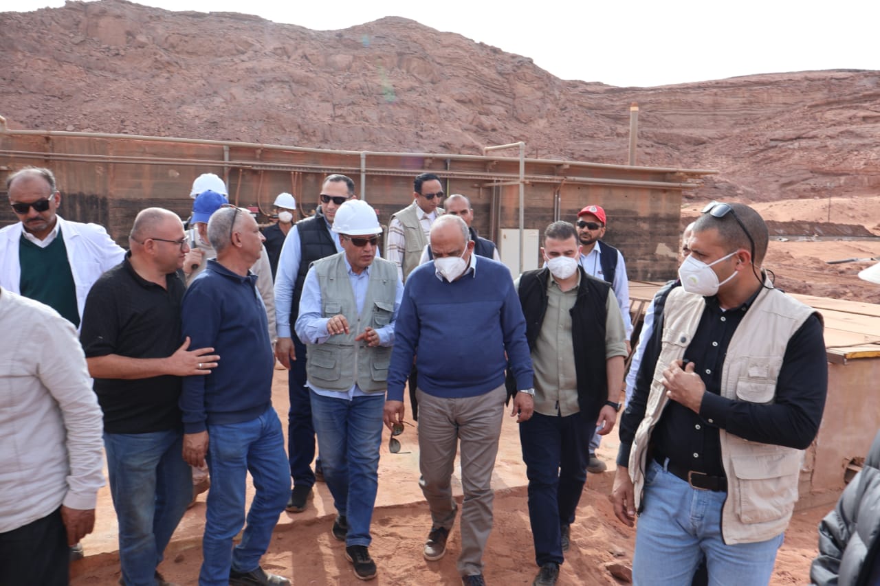 1764427064 702 وزير الكهرباء يزور مركز هيئة المواد النووية في أبو زنيمة