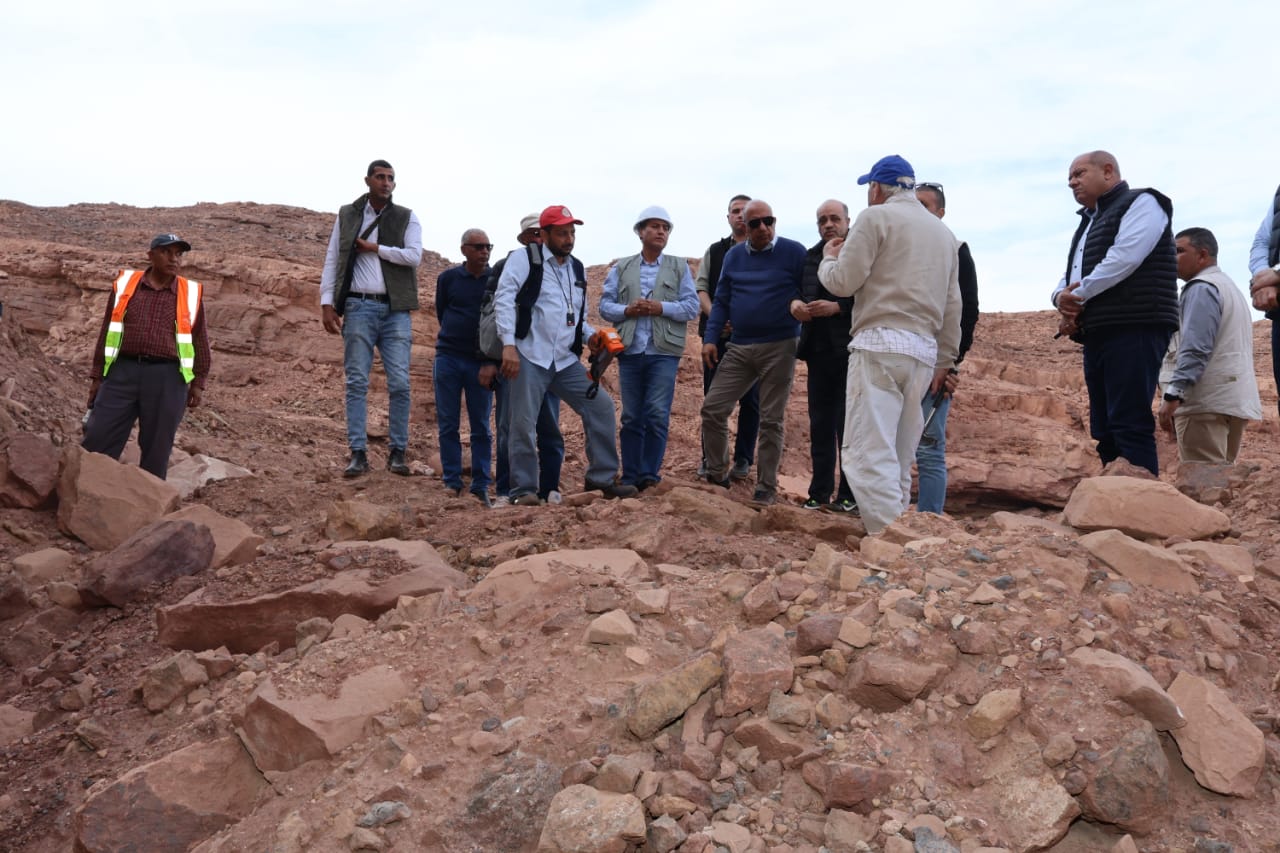 1764427064 775 وزير الكهرباء يزور مركز هيئة المواد النووية في أبو زنيمة