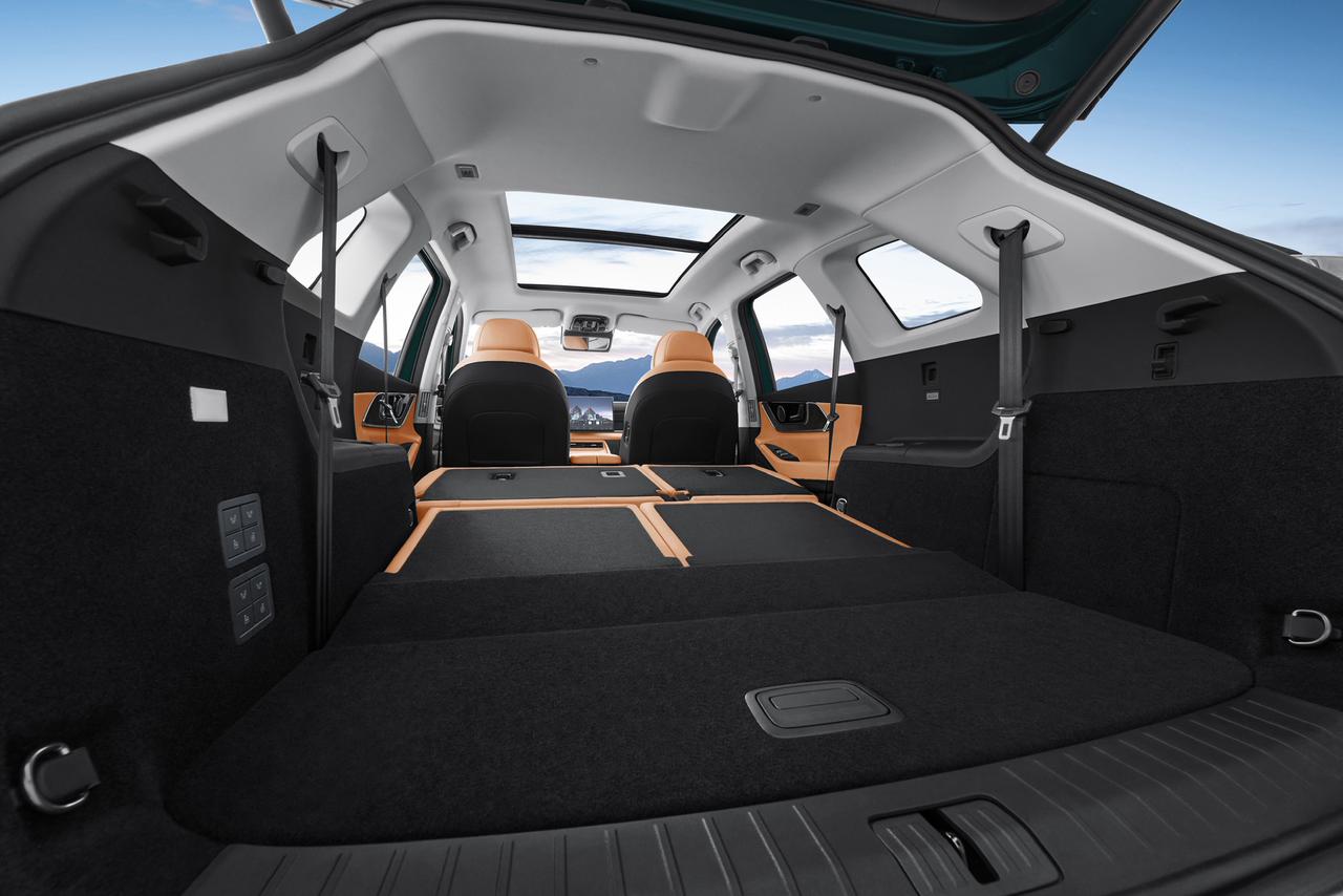 1764433881 191 شيري بتقدم سيارة TIGGO9 CSH الهجينة الجديدة كليًا للرحلات العائلية