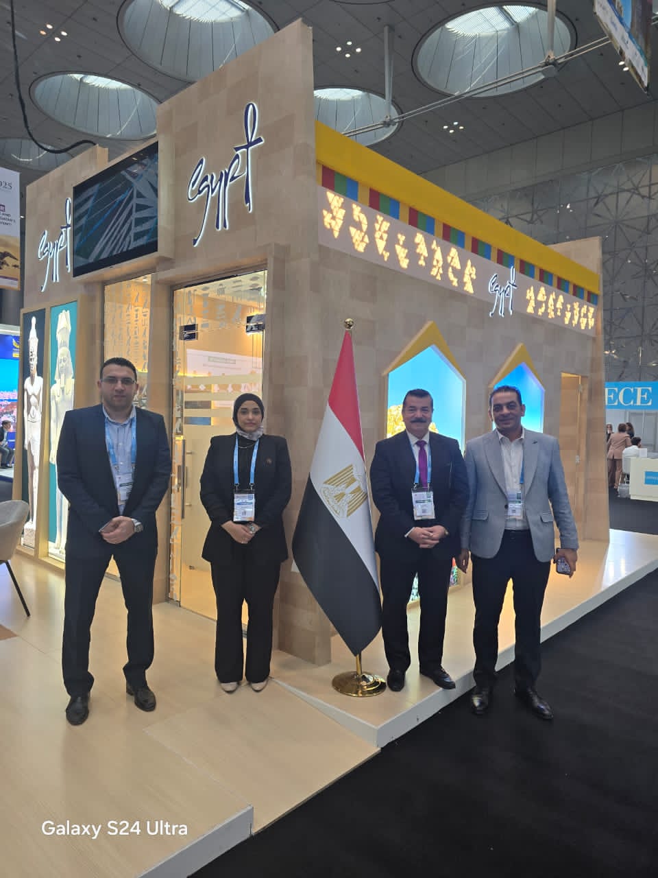 1764440858 18 مصر تكسب جائزة أفضل تصميم في معرض قطر السياحي