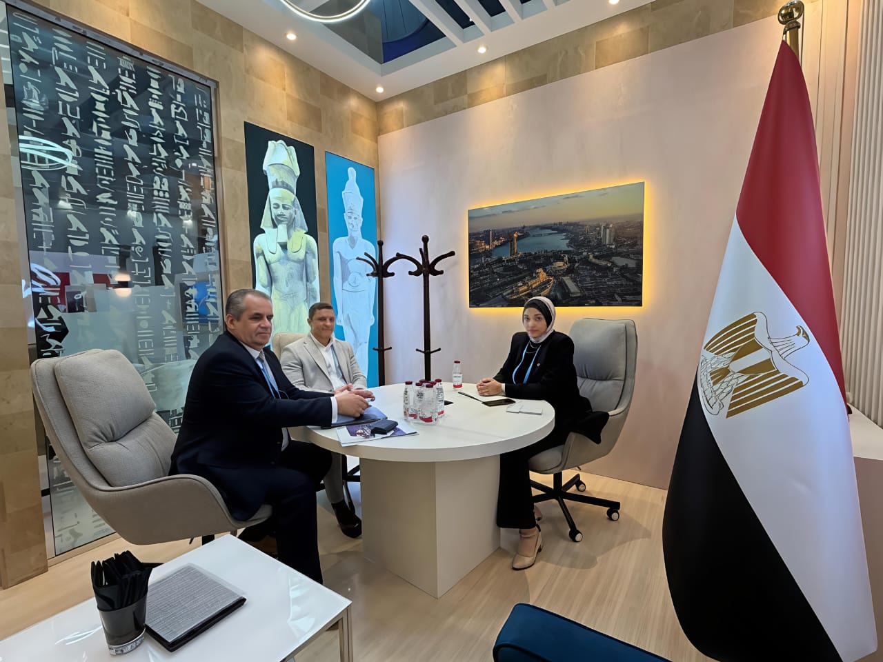 1764440858 833 مصر تكسب جائزة أفضل تصميم في معرض قطر السياحي