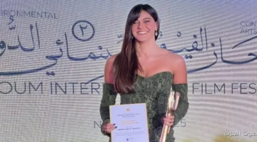 1764443543 ميران عبد الوارث تتكرم في ختام مهرجان الفيوم الثاني