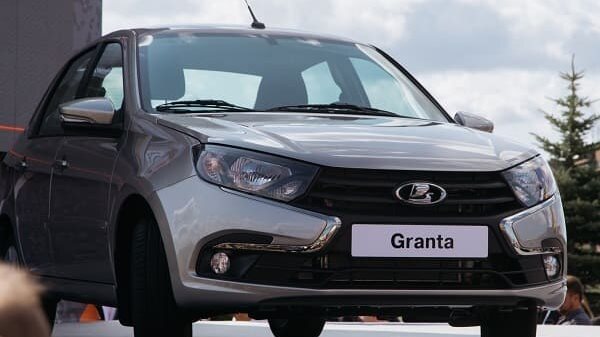 1764444626 408 سيارة أوتوماتيك 2022 بسعر مغري في سوق المستعمل