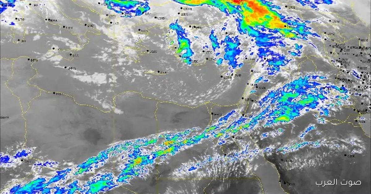 الأرصاد: سحب متوسطة على السواحل والوجه البحري وفيه أمطار جاية