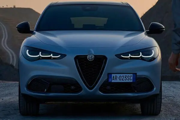 1764508113 965 مواصفات وأسعار الفاروميو ستلفيو 2026 الكروس أوفر مع شوية صور