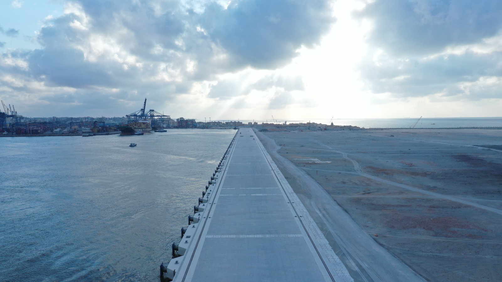 ميناء الدخيلة