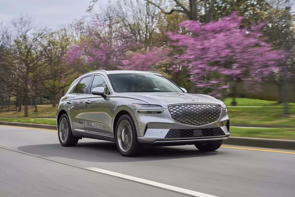 1764525629 354 جينيسيس GV70 موديل 2025 في السعودية سعره ومواصفاته بتصميم رياضي