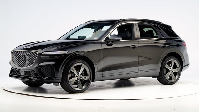 1764525629 776 جينيسيس GV70 موديل 2025 في السعودية سعره ومواصفاته بتصميم رياضي