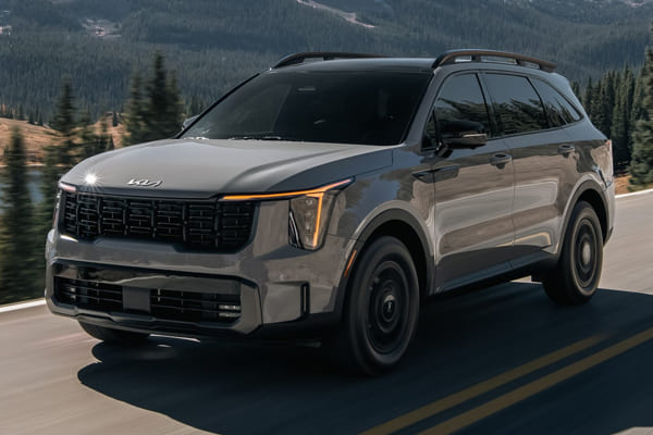 أحسن سيارات كيا الـ SUV الجديدة لعام 2025 3 أحسن سيارات كيا الـ SUV الجديدة لعام 2025