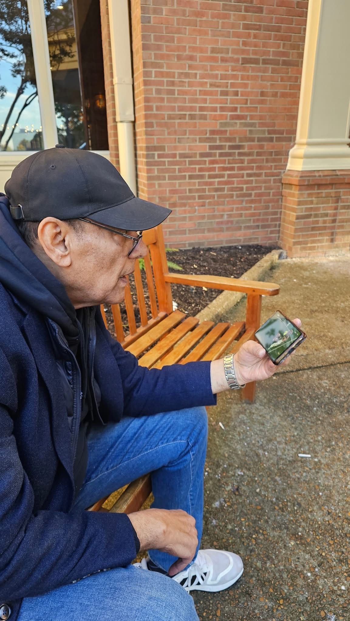 أحمد بدير يشجع محمد صلاح في مباراة ليفربول وريال مدريد