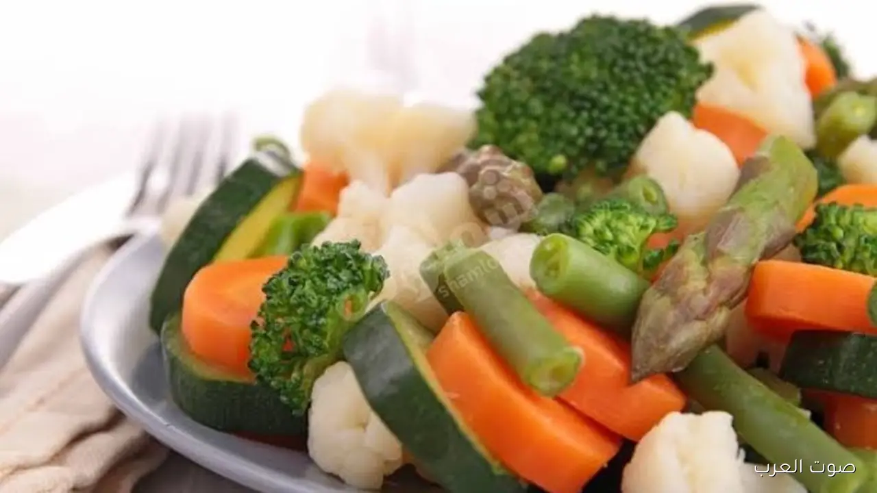 أسعار الخضار والفاكهة في سوق العبور مستقرة شوية النهارده