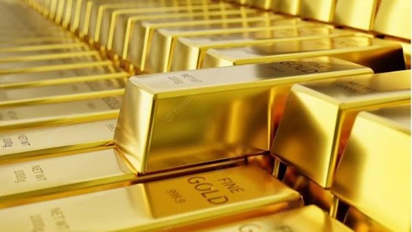 أسعار الذهب بتزيد شوية محليًا وعالميًا بسبب ضغوط الدولار