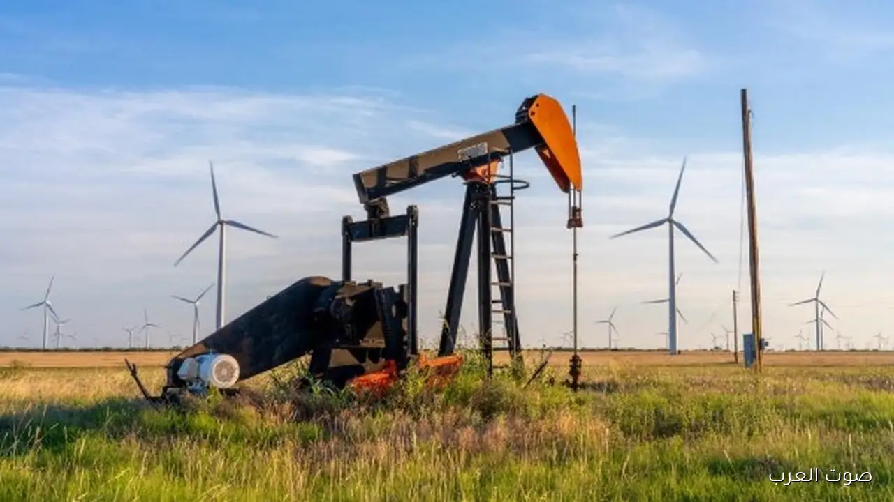 أسعار النفط بتنزل بسبب قلق من زيادة المعروض