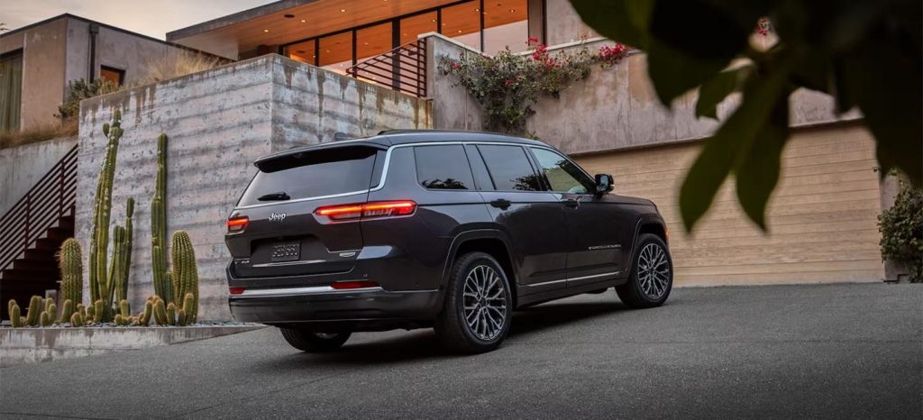 أسعار جيب شيروكي 2026 في السعودية